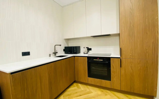 Yevro 2-Komnatnaya V Novom Dome U Ozera Kaban Flat