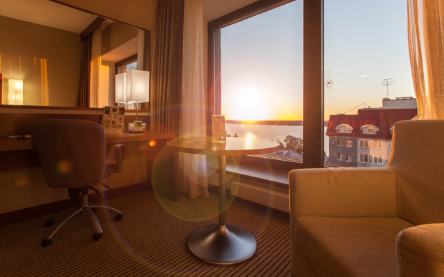 HolidayHall Samara Hotel