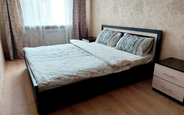 Квартира Уютная 2-ком. около Парка Челюскинцев