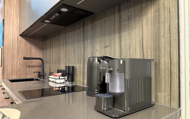 Апартаменты Metro Chic