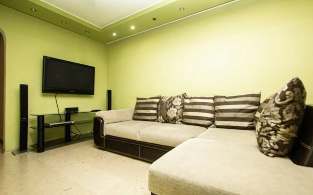 iRent na Samartseva Apartments