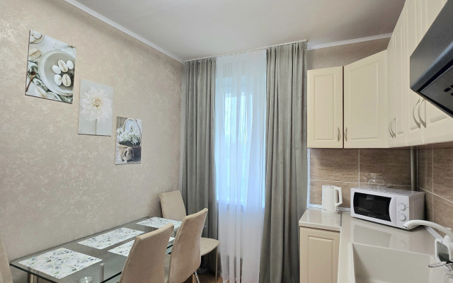 Квартира Трёхкомнатная на Яблоневой