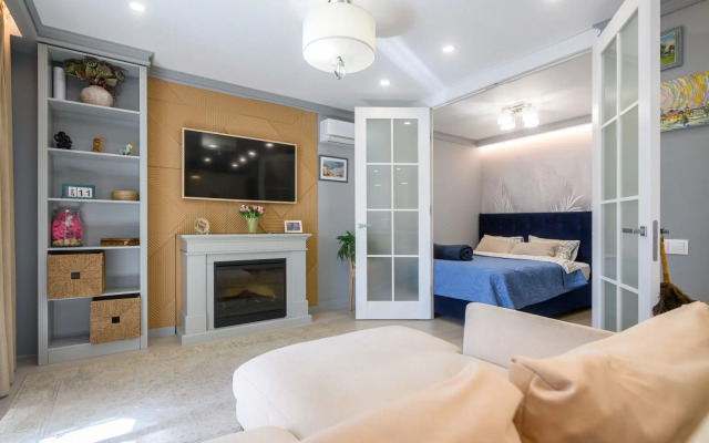 Uyutnaya s dizaynerskim remontom Flat