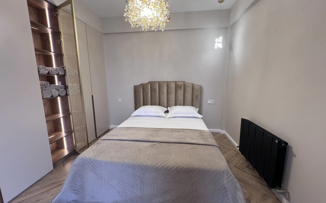 Lyuks Ryadom S Plyazhem Flat