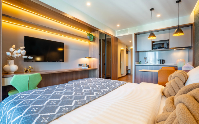 Апартаменты Designer Sea View in Alliance Privilege