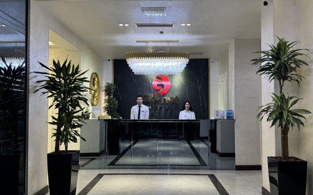 Garnet Hotel