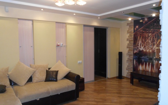 On Lomonosova 285k1 Apartments