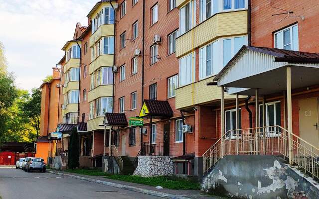 M/O Svoyi 5 na Pervomaiskoy Apartments