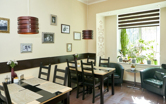 Apriori Hotel