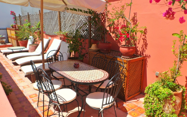 Hotel Darzouhour Apartments