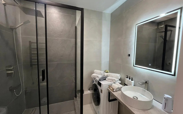 Апартаменты на Аделя Кутуя 100