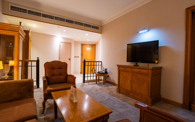 Отель Luxe Avenue