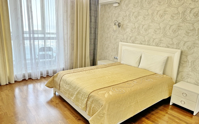 Апартаменты 3-комнатные Алые паруса