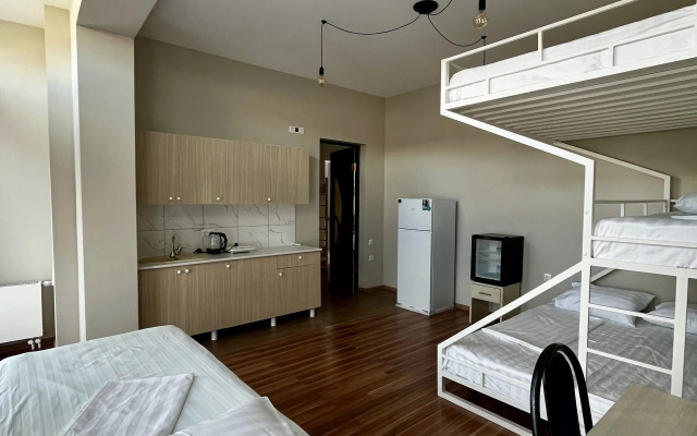 Dlya Bolshoy Semyi  Na 10  chelovek Apartment