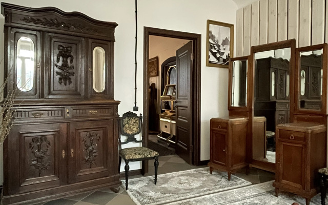 Unikalnaya Vintazhnaya 250 кв. м. Flat