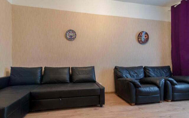 Апартаменты Дегтярная 20