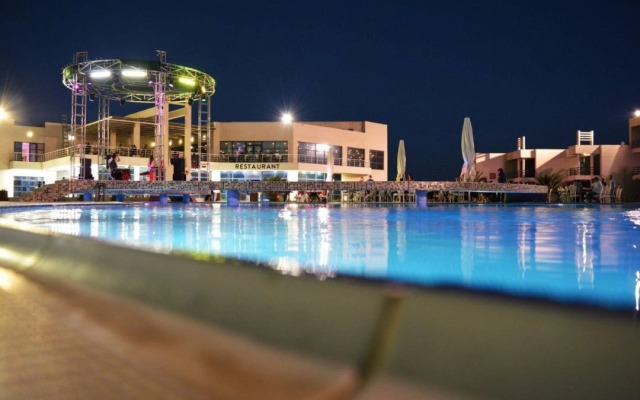 Golden Beach By Sham Baku Hotel