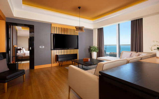 Radisson Collection Paradiz SPA, Soci