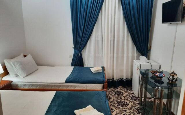 Parvina Hotel