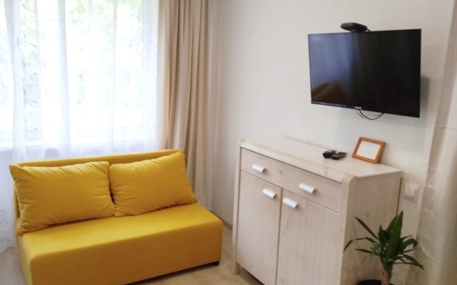 2-Kh Komnatnaya Blizko K Tsentru Flat