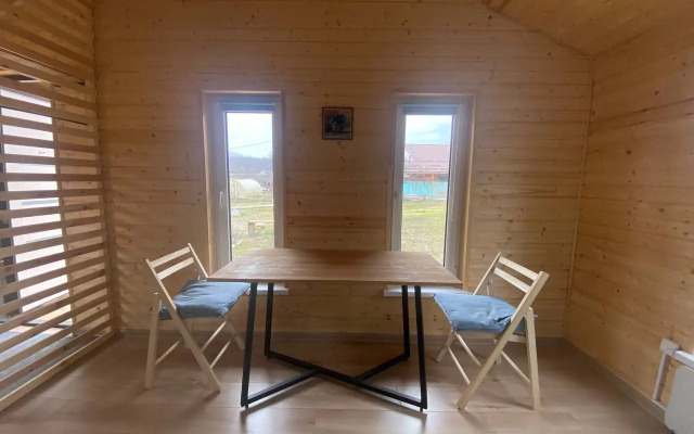 Частный дом Ani hOMe с садом у горной реки