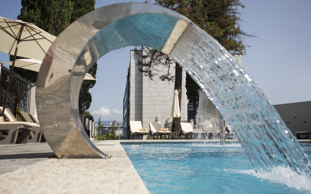 Cosmos Adler Hotel