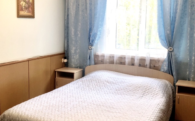 Adonis Hotel