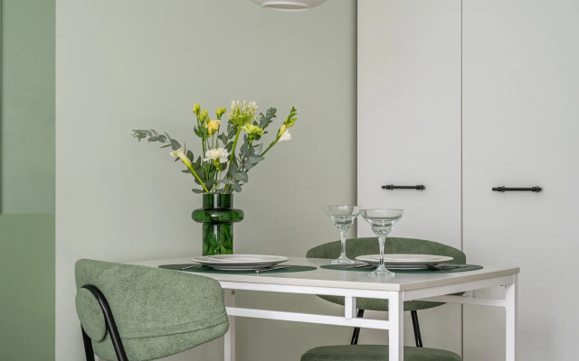 Студия у Метро Космонавтов