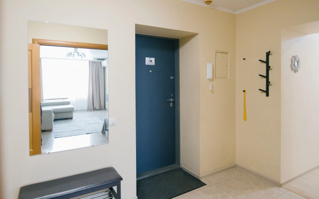 Апартаменты Большая двухкомнатная квартира напротив ДВГУПС