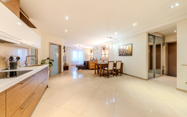 Kvartira uyutnaya i prostornaya s parkingom