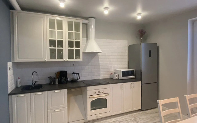 Квартира на Героев 18