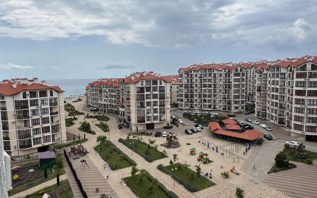 Yarkaya S Kusochkom Morya Flat