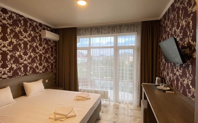 Royal Hotel