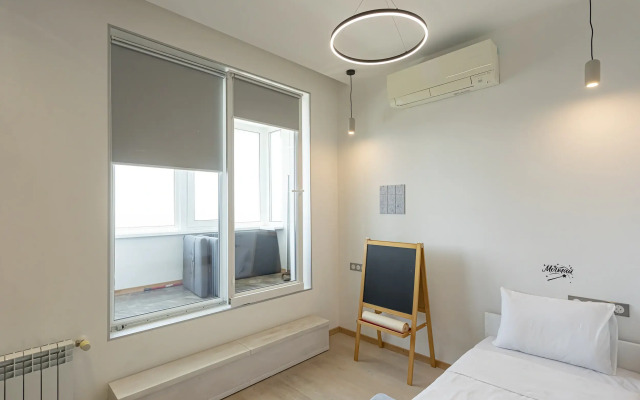 Roskoshnaya dvukhurovnevaya kvartira s sobstvennoy terrasoy Flat