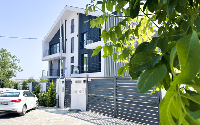 Barnhouse Apartments
