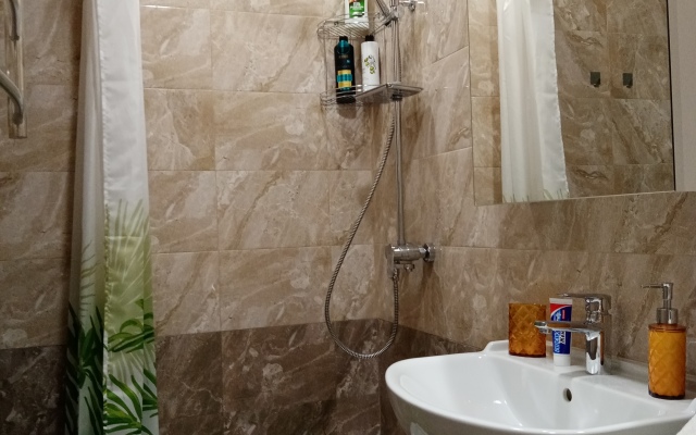 Listya Na Avtozavodskoy Apartments