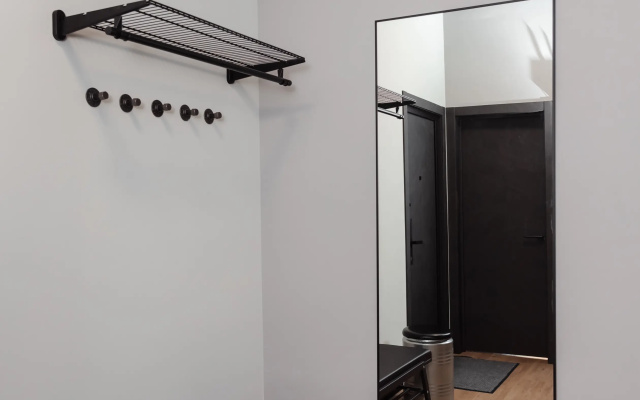 Apartamenty Zerkal'nyj indastrial-loft v centre Kazani u nabereznoj Kabana