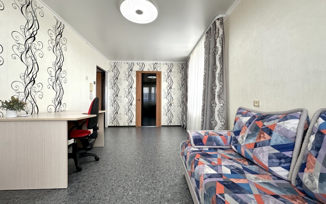 naprotiv TTS Zhemchuzhina Sibiri Apartments