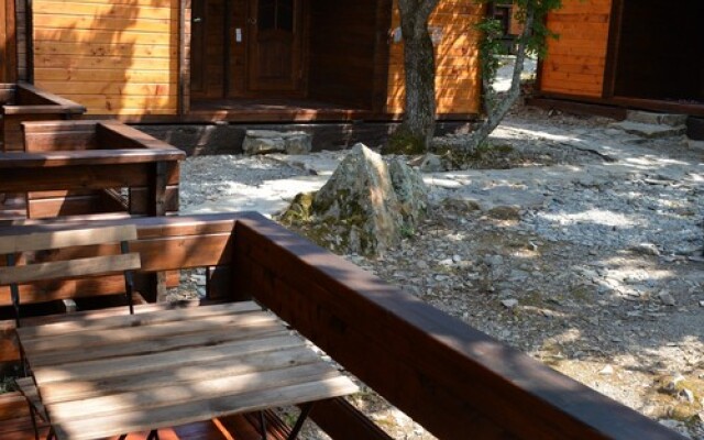 Mozhzhevelovyiy Ray Hotel