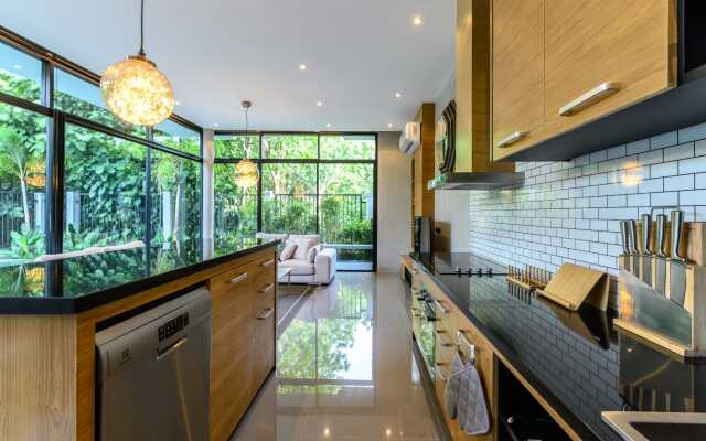 Tropical Paradise Villa with Large Pool Villa