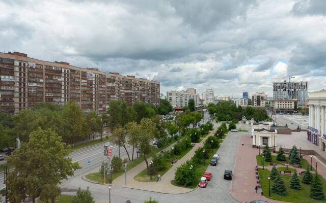 Апартаменты Сирень на главной улице с видом на Драмтеатр