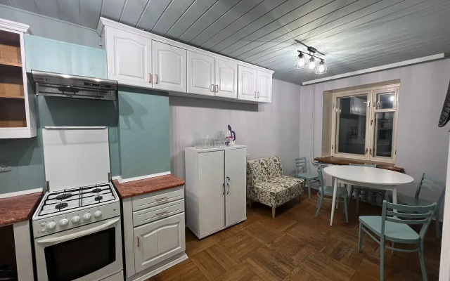 Tolstoy Demonstratsii 38 Flat