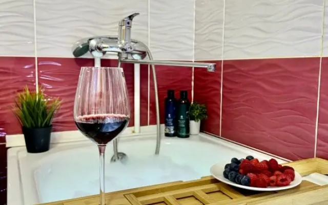 Апартаменты с балконом на Крестинского 35