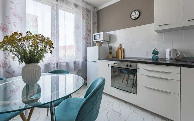 Апартаменты однокомнатные на ул.Бурнаковской 81, м.Сова-Дом