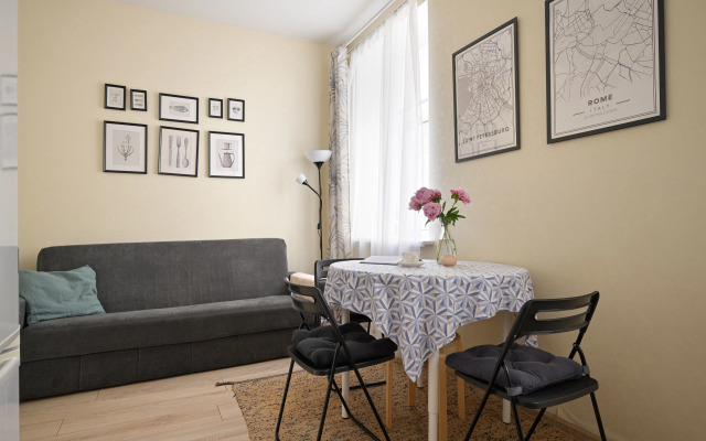 1912 U Zoologicheskogo Sada Apartment