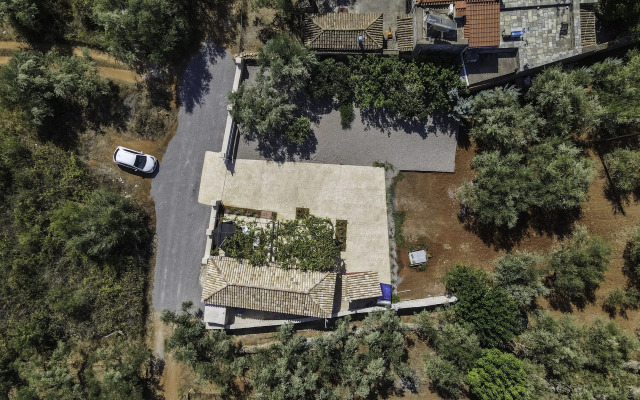 Olive Grove by the Sea Kardamyli Private house