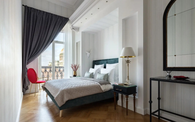 Апартаменты Minin Apartments c видом на Исаакиевский Собор 210 кв.м.