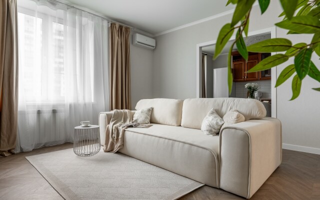 S dvumya konditsionerami i stilnym remontom Apartments