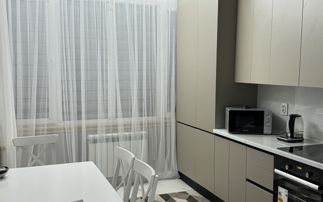 2-kh komn. v Kaspiyske Flat