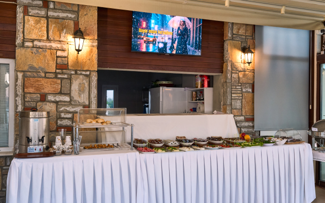 Отель Mia Hill Suites